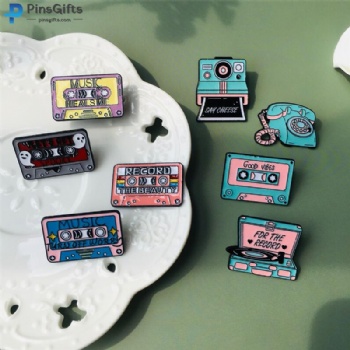 Enamel lapel pin music cover record metal pins